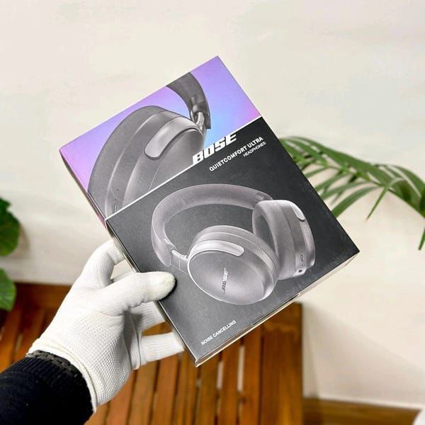 Bose New QuietComfort Ultra Wireless Noise Cancelling Headphones with Spatial Audio, Over-The-Ear Headphones with Mic, Up to 24 Hours of Battery Life, Black & White